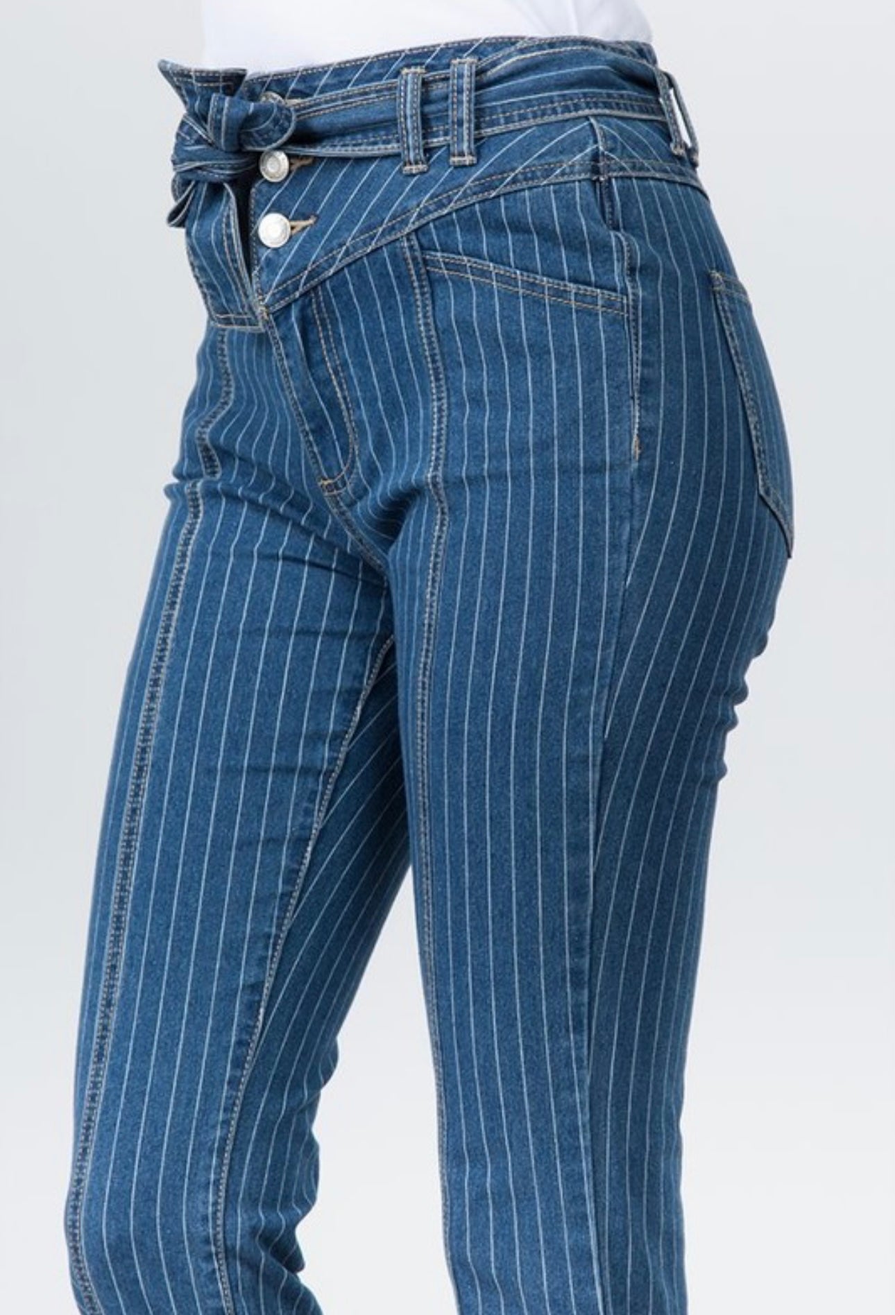 STRIPED SKINNY ANKLE LENGTH DENIM W/ BELT